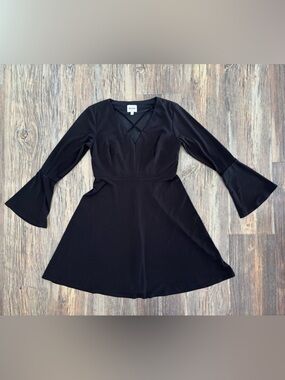 Ashley Graham Beyond Criss Cross Neck Bell Sleeve L/S Dress Womens Size 2 Black